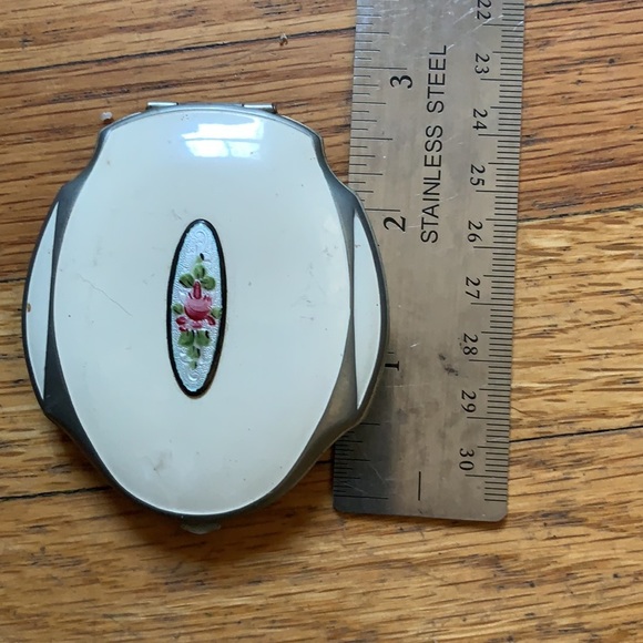 Vintage compact - Picture 3 of 6